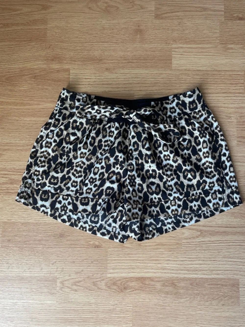 Miss Tina by Tina Knowles Cheetah Print Lightweight Stretch Waist w: Tie Shorts